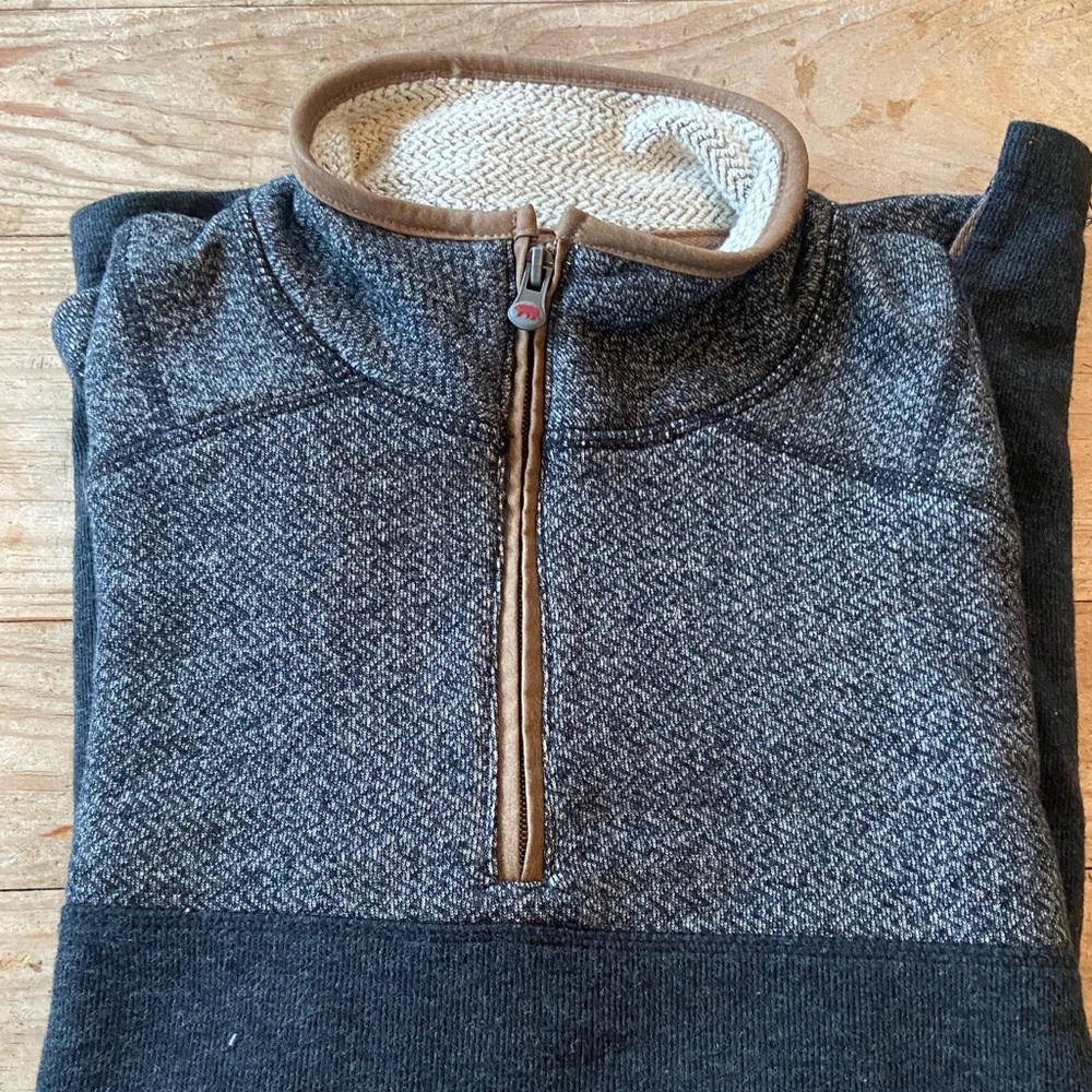 Dakota Grizzly quarter zip